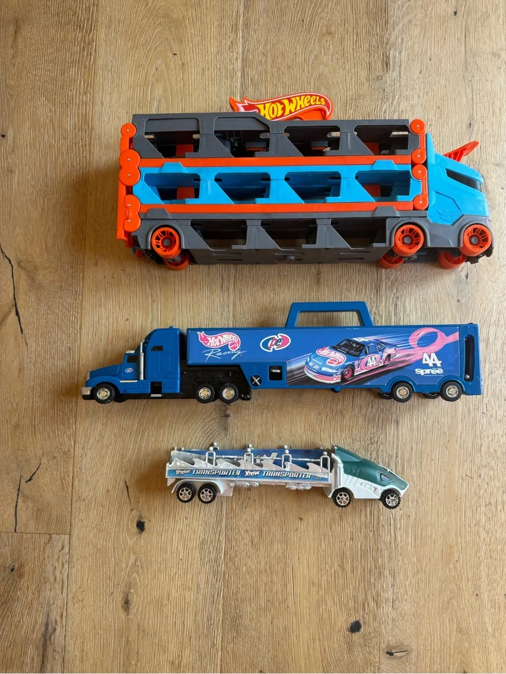 🔥HOT WHEELS Mega Hauler lot Price Firm!